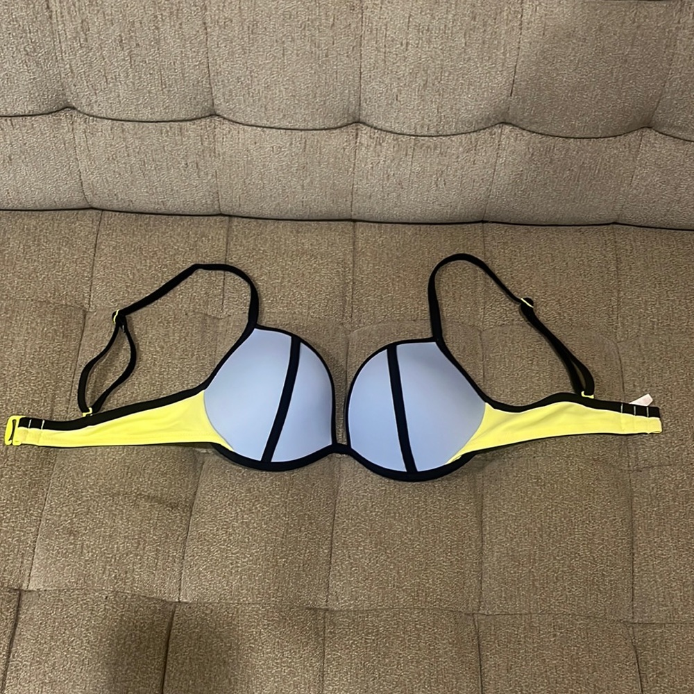Victoria’s Secret Bikini Top Size 34D